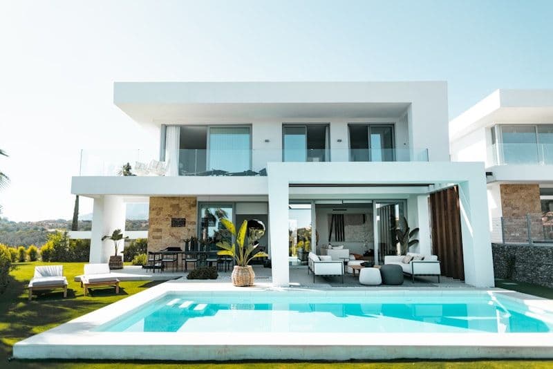 aluminium doors uae by Swiftrooms