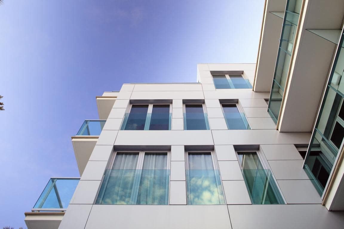 aluminium doors dubai by Swiftrooms