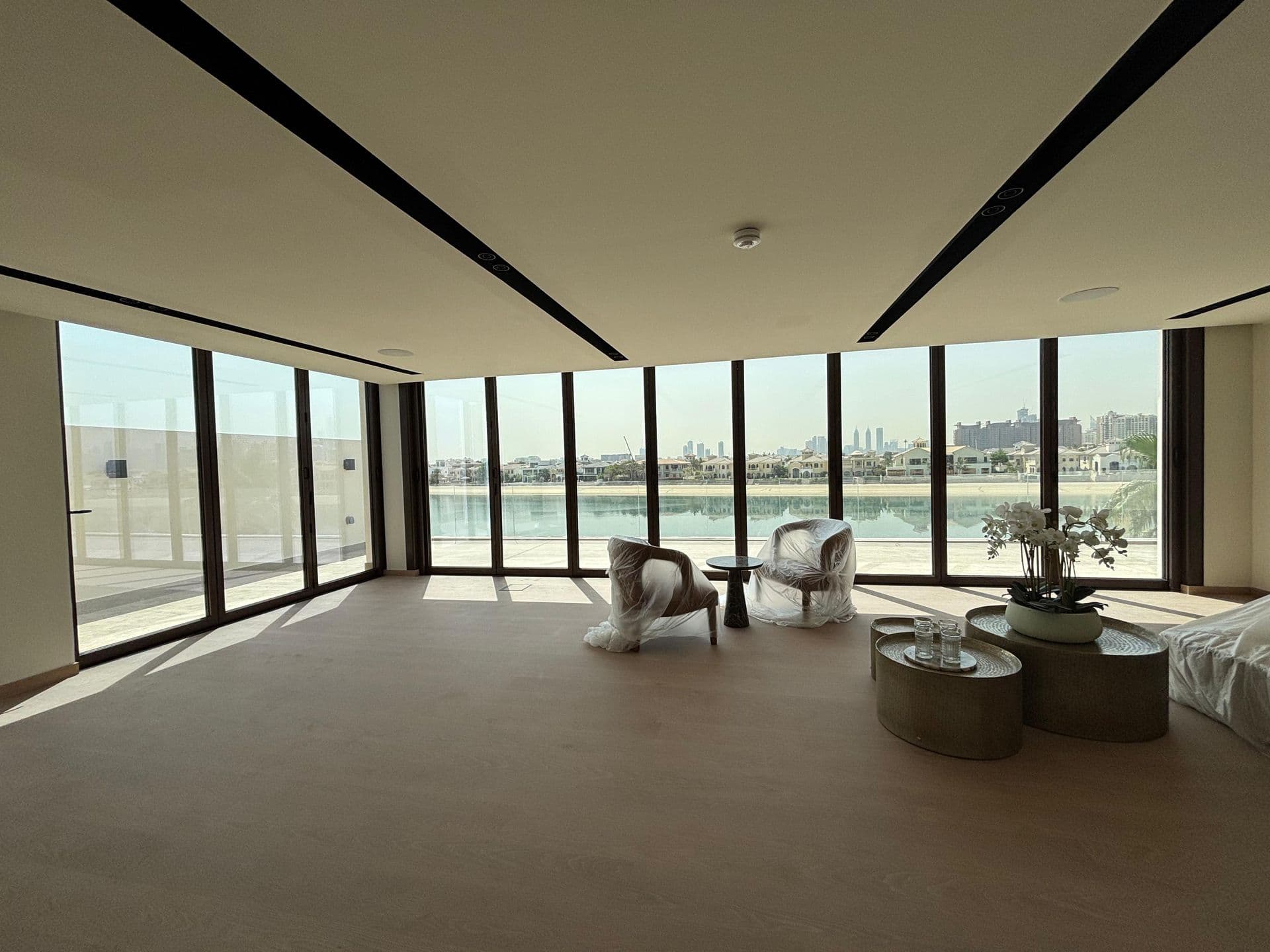 Palm Jumeirah — Luxury Apartment installation by Swiftrooms, image 5
